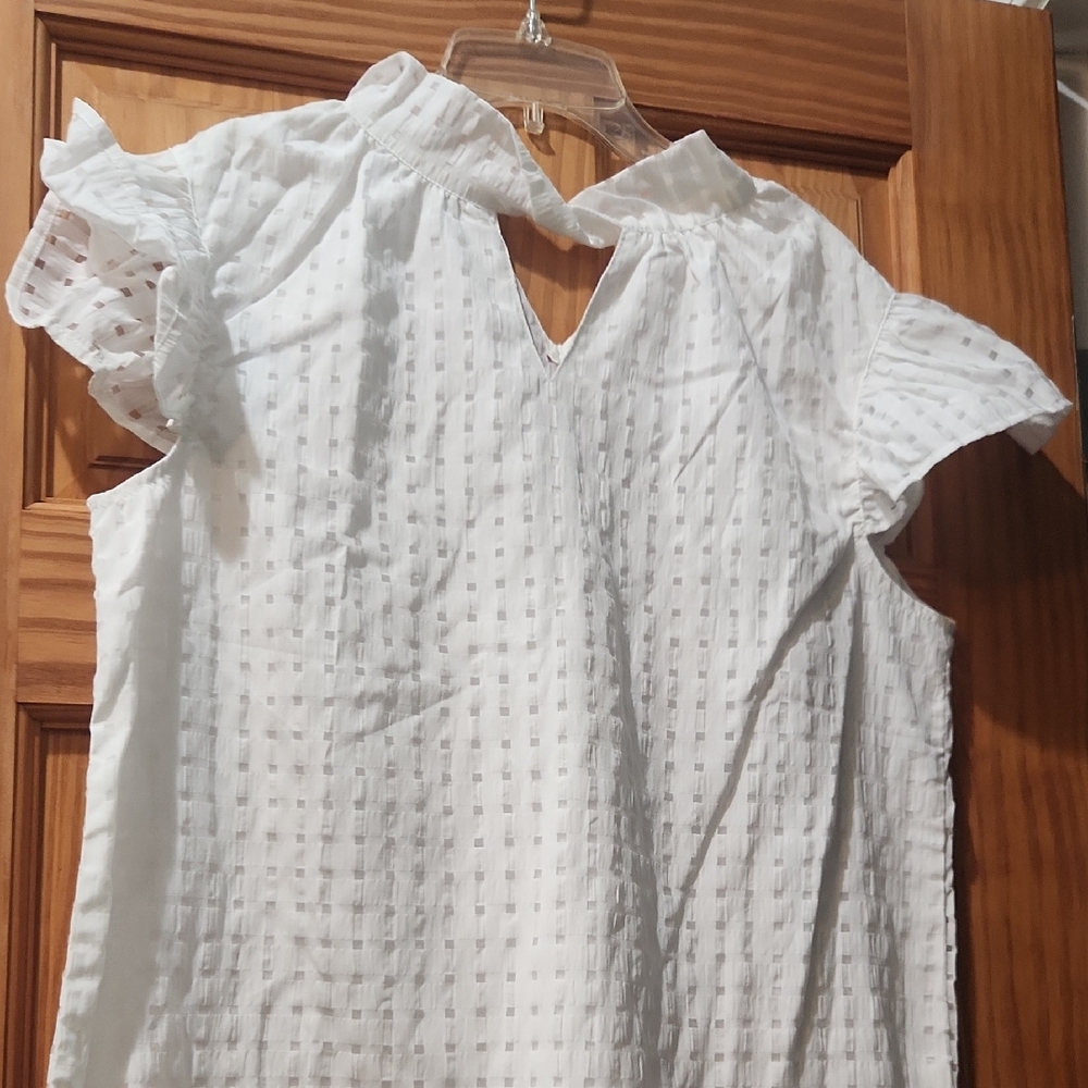 SHEIN White Textured Ruffle Blouse